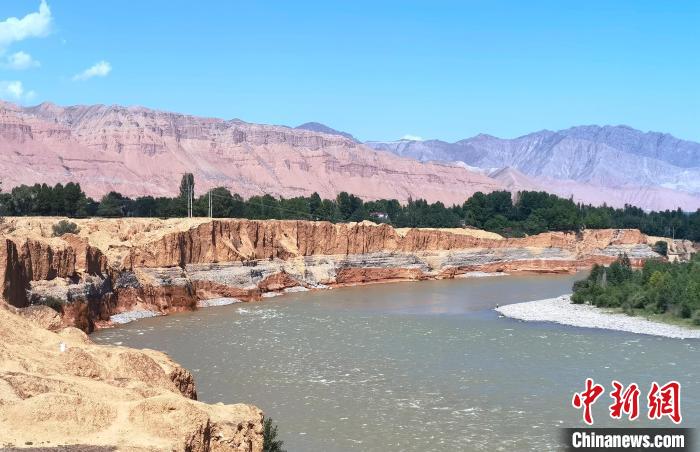 圖為黃河河曲?！埡ｖ?攝