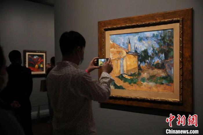“現(xiàn)代藝術(shù)100年——意大利國(guó)家現(xiàn)當(dāng)代美術(shù)館珍藏”藝術(shù)大展?！埡鄠?攝