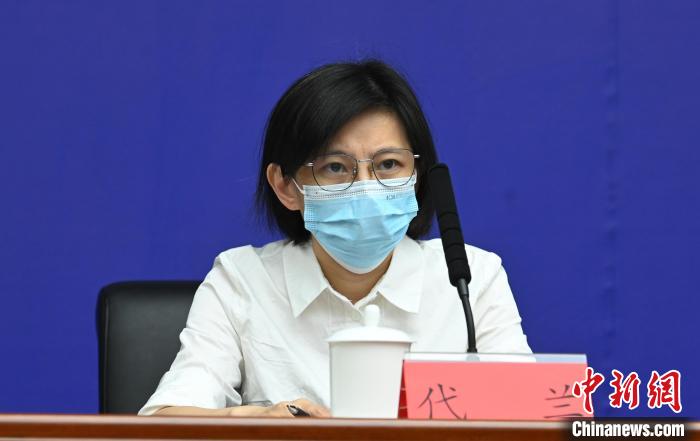 成都市經(jīng)信局總工程師代蘭?！“苍?攝