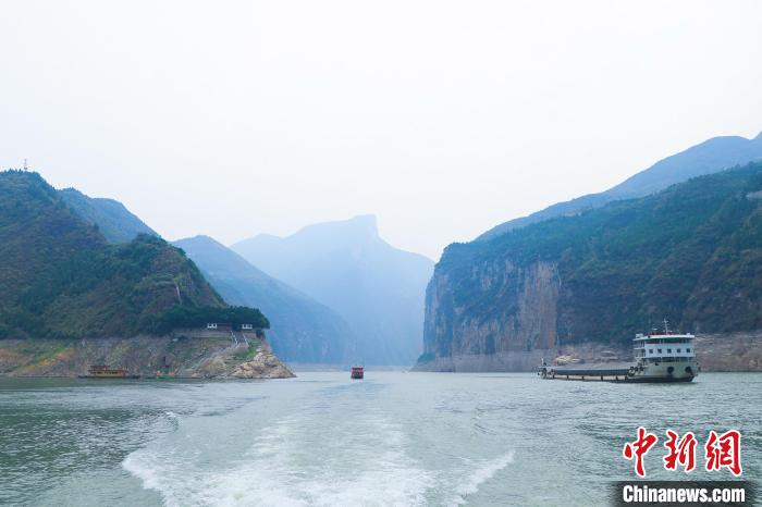 一場(chǎng)巡河“找茬”行動(dòng)，何以巡出碧水東流的長(zhǎng)江？