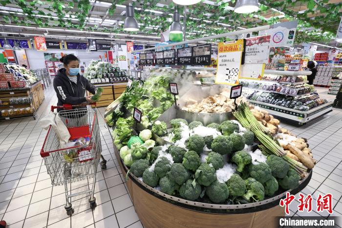 30年間，購物方式從“手推車”到“一鍵購”，美特好見證著山西超市經(jīng)濟的變遷?！堅?攝