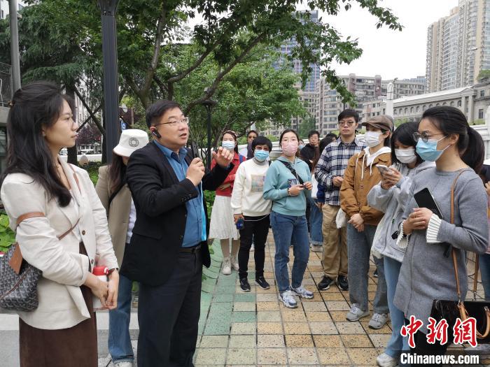 活動(dòng)現(xiàn)場(chǎng)?！》队畋?攝