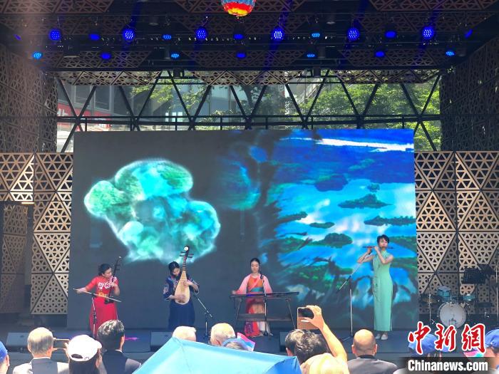 開幕式上舞臺(tái)展演之一《水龍吟》。　中國(guó)駐東京旅游辦事處供圖