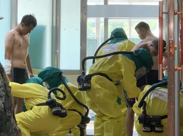 圖為臺(tái)灣漢光演習(xí)模擬官兵遭受生物戰(zhàn)劑攻擊，送往醫(yī)院就醫(yī)。圖片來源：臺(tái)灣《聯(lián)合報(bào)》 徐白櫻 翻攝