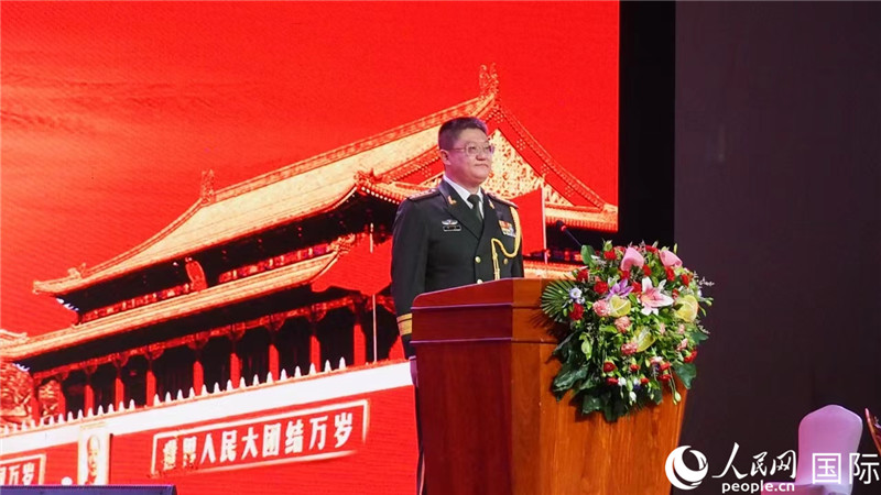 圖為中國駐老撾大使館國防武官李兵大校致辭。人民網記者 孫廣勇攝