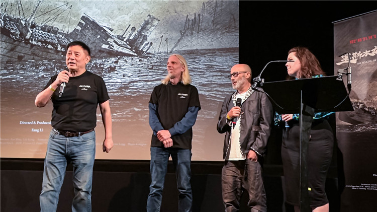 導演方勵以及團隊成員分享體會。郭錦標攝