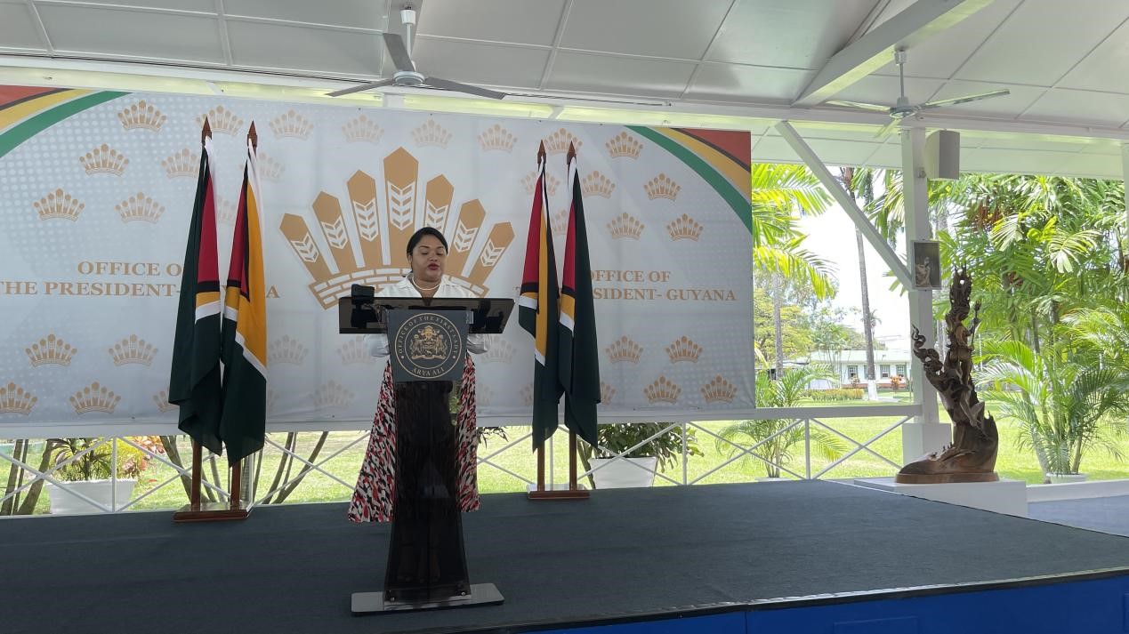 圭亞那第一夫人阿爾雅·阿里發(fā)表致辭。第18期援圭亞那醫(yī)療隊(duì)供圖
