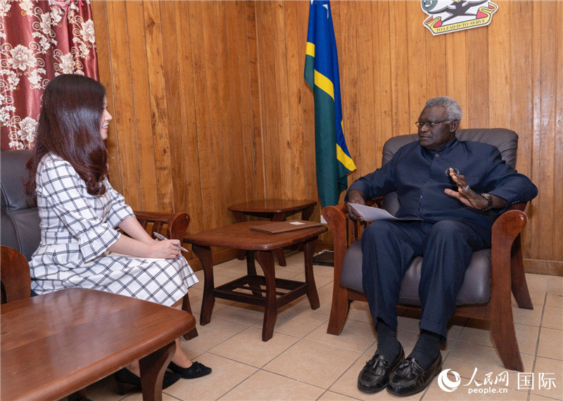 2023年9月14日，所羅門群島總理梅納西·索加瓦雷在首都霍尼亞拉接受人民網(wǎng)記者專訪。人民網(wǎng) 賀吉攝