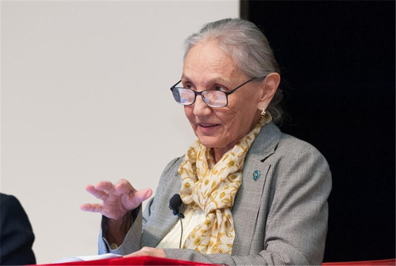 哈薩克斯坦?jié)h學(xué)家哈菲佐娃。資料圖