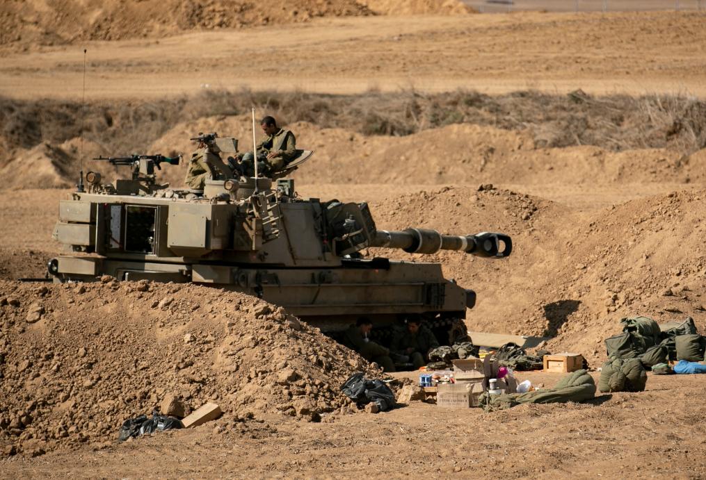 這是10月15日在加沙邊境拍攝的以軍陣地。新華社記者 陳君清 攝