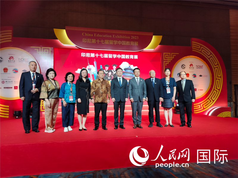 與會嘉賓合影。人民網(wǎng)記者  李培松攝