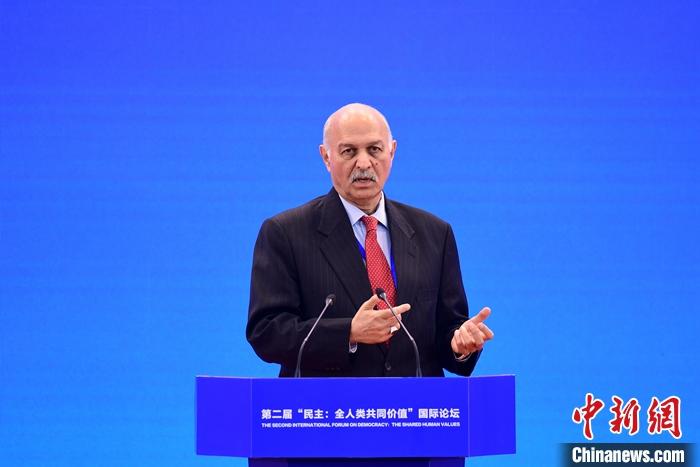 3月23日，第二屆“民主：全人類共同價值”國際論壇開幕式在北京舉行。圖為巴基斯坦參議院國防委員會主席穆沙希德·侯賽因在開幕式上作主題發(fā)言。 <a target='_blank' href='/'><p  align=