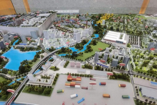 　　清水塘新能源裝備產(chǎn)業(yè)新城沙盤模型。本報(bào)記者 常雯宜攝