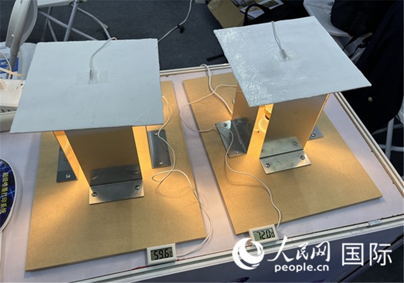 氣凝膠隔熱材料應(yīng)用效果展示。（人民網(wǎng)記者 陳思攝）