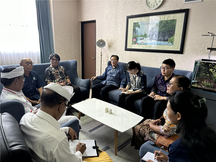 會談現(xiàn)場。巴陵康孔子學(xué)院供圖