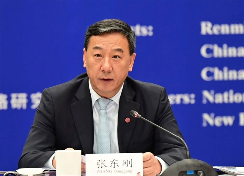 中國(guó)人民大學(xué)黨委書記、國(guó)家發(fā)展與戰(zhàn)略研究院理事長(zhǎng)張東剛作論壇開幕致辭。主辦方供圖