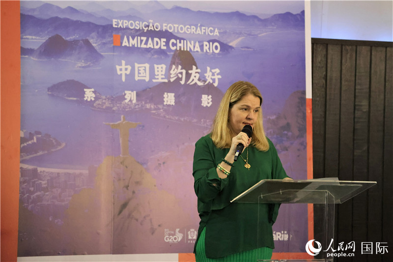 巴西中國(guó)創(chuàng)新經(jīng)濟(jì)研究院主席克勞迪婭·亞努齊在活動(dòng)中致辭。人民網(wǎng)記者 時(shí)元皓攝