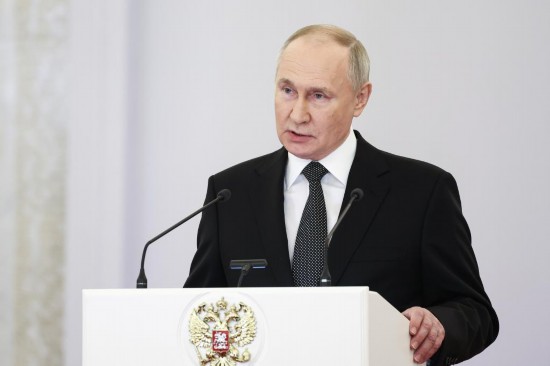 2023年12月8日，俄羅斯總統(tǒng)普京在莫斯科克里姆林宮出席“祖國英雄日”慶祝儀式。新華社/塔斯社