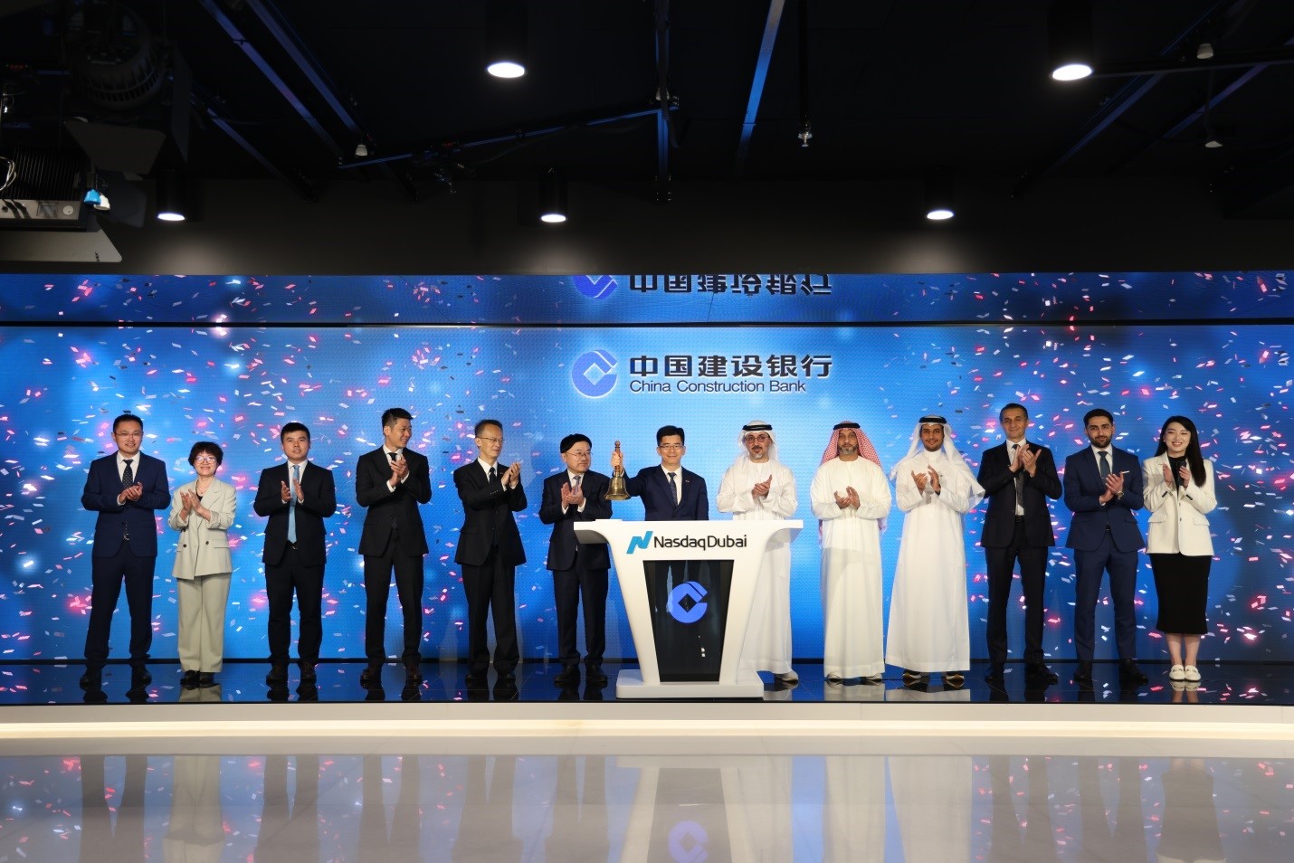 綠色債券上市儀式現(xiàn)場(chǎng)。人民網(wǎng)實(shí)習(xí)生 滕婧含攝