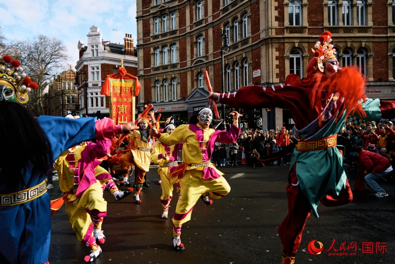 倫敦新春慶典現(xiàn)場。人民網(wǎng) 郭錦標(biāo)、楊浩鵬攝