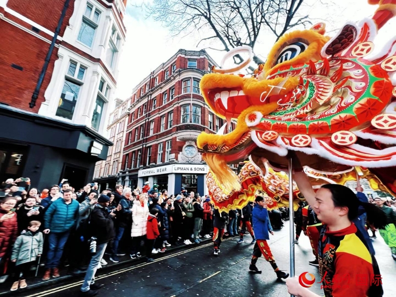 倫敦新春慶典現(xiàn)場。人民網(wǎng) 郭錦標(biāo)、楊浩鵬攝