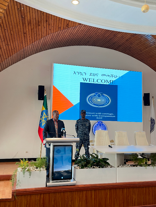 圖為埃塞警察大學(xué)校長梅斯芬·阿貝貝致辭。亞的斯亞貝巴大學(xué)孔子學(xué)院供圖