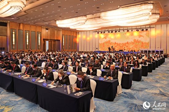 與會(huì)嘉賓濟(jì)濟(jì)一堂。人民網(wǎng)記者 陳博攝