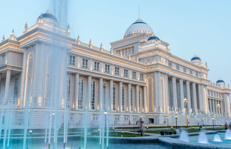 第1視點(diǎn)丨這兩座大樓，見證著中塔友誼