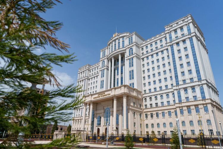 第1視點(diǎn)丨這兩座大樓，見證著中塔友誼