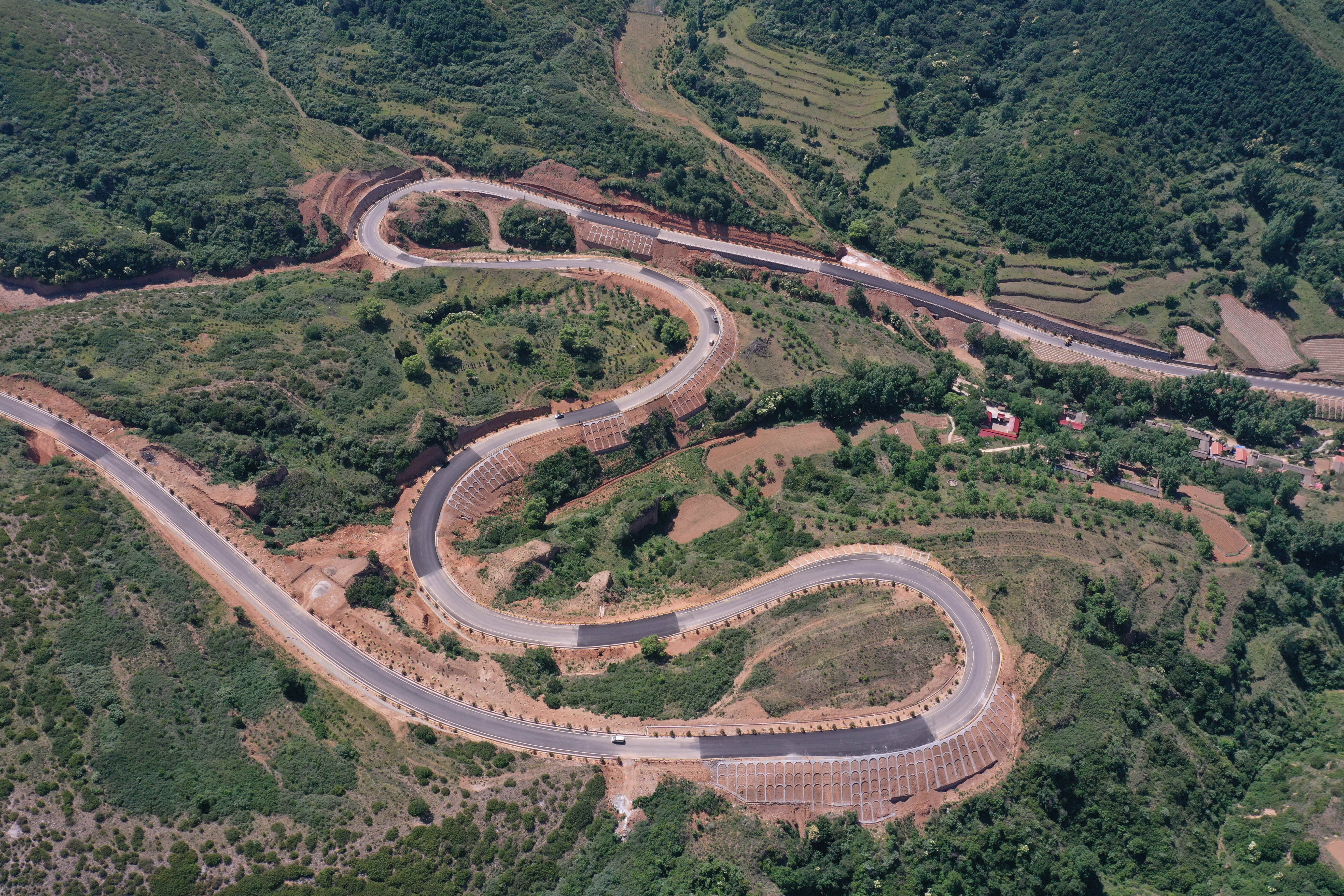 武鄉(xiāng)縣“四好農(nóng)村”航拍。張國(guó)平 攝