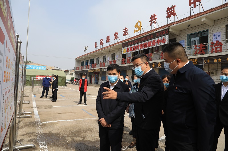 張農(nóng)壽在晉源街道北瓦窯村調(diào)研抓黨建促基層治理能力提升專項(xiàng)行動落實(shí)工作。