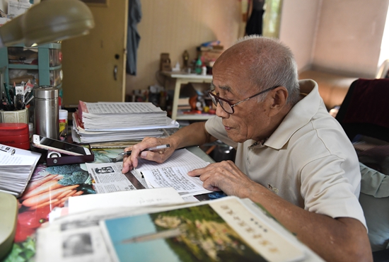 劉萬(wàn)舉撰寫(xiě)學(xué)黨史心得筆記。 受訪者供圖