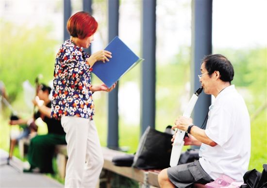 美舍河鳳翔濕地公園成為市民休閑的好去處。 南國都市報記者 汪承賢 攝