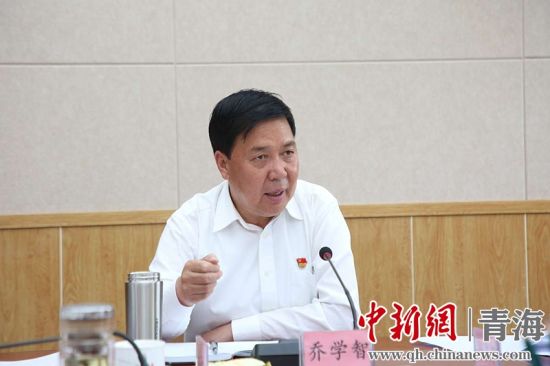 圖為黃南州州長喬學(xué)智講話。黃宣攝