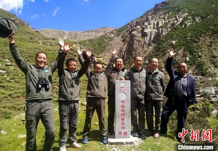 圖為管護員們難得的一次合影。受訪者供圖