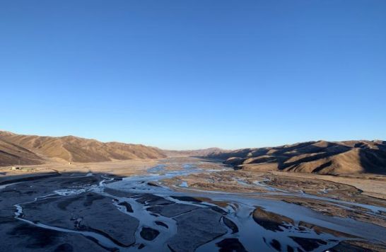 圖為三江源腹地，黃河流經達日縣。（資料圖） 孫睿 攝 　　