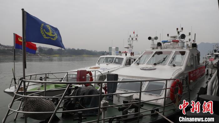 聯合巡江守護活動現場?！〗部h融媒體中心 攝