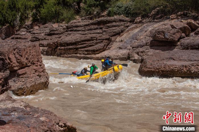 圖為瀾滄江生態(tài)漂流?！憸娼雌饔邢薰竟﹫D