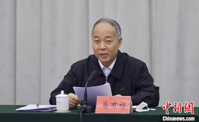 圖為農(nóng)業(yè)農(nóng)村部副部長馬有祥在部省共同打造青海綠色有機農(nóng)畜產(chǎn)品輸出地推進會議上講話?！±罱瓕?攝