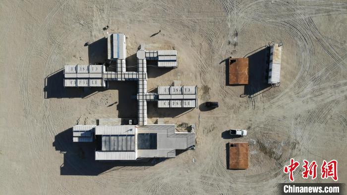 圖為無人機(jī)航拍火星營地?！O睿 攝