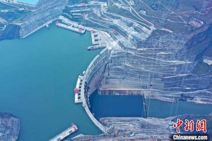 圖為白鶴灘水電站?！∷娝木止﹫D