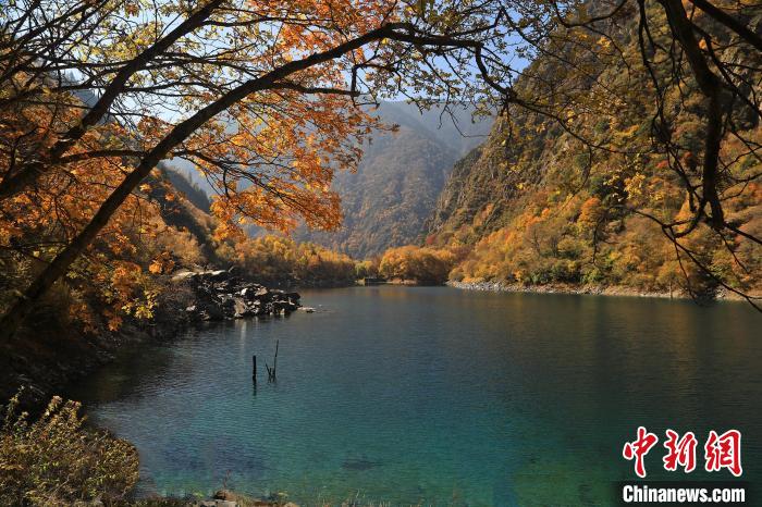 松坪溝風(fēng)光?！⑼?攝