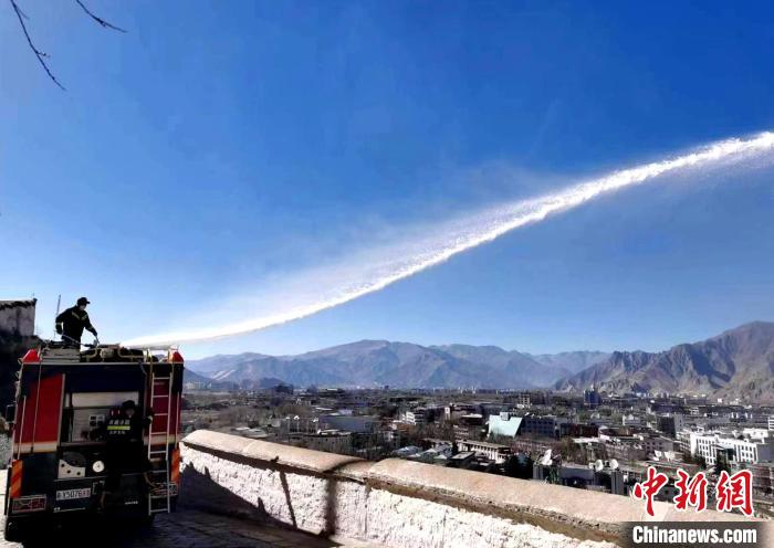 西藏布達(dá)拉宮開展?jié)窕ぷ鳒p少火災(zāi)風(fēng)險(xiǎn)