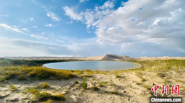 圖為青海湖沙島風(fēng)光。　李江寧 攝