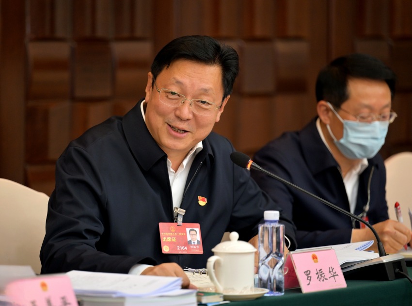 全國人大代表羅振華。