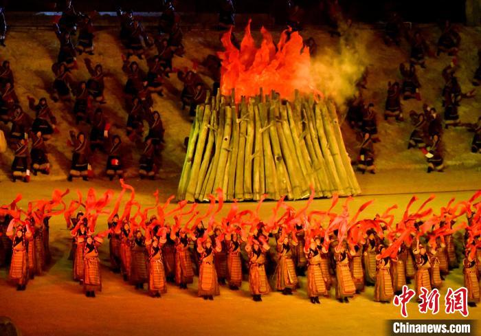 3月17日，西藏拉薩，《文成公主》大型史詩(shī)劇演出現(xiàn)場(chǎng)。　李林 攝