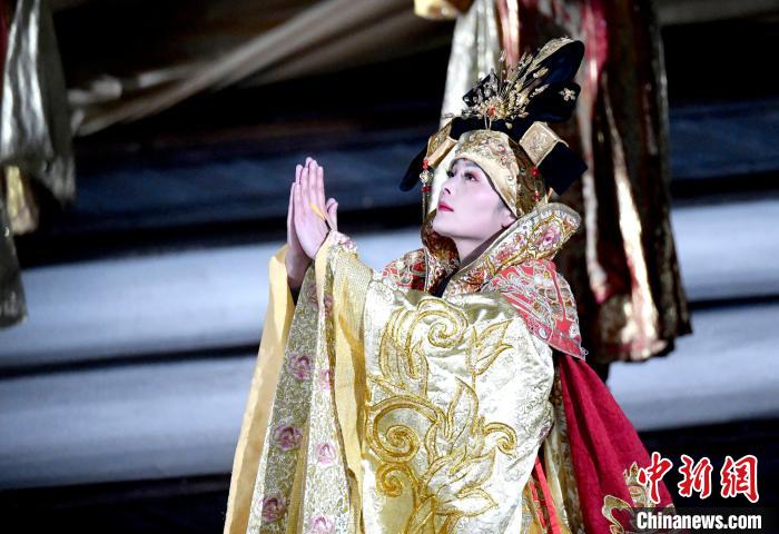 3月17日，西藏拉薩，《文成公主》大型史詩(shī)劇演出現(xiàn)場(chǎng)?！±盍?攝