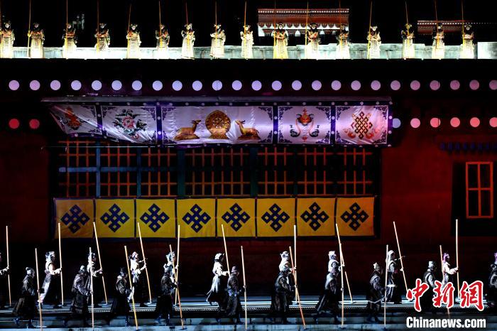 3月17日，西藏拉薩，《文成公主》大型史詩(shī)劇演出現(xiàn)場(chǎng)。　李林 攝
