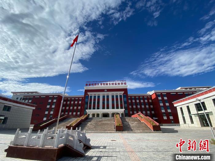 瀾滄江畔開出“教育格?；ā保含F(xiàn)代教育和生態(tài)教育并重