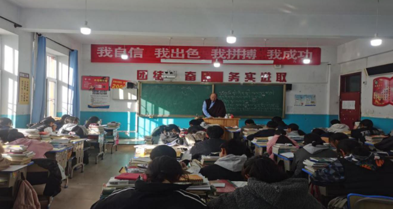 青?，斍撸寒惖剞k班讓孩子享受優(yōu)質(zhì)教育